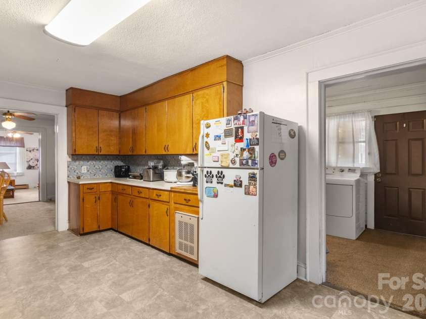 201 Peach Street, Shelby, NC 28150.  MLS# CAR4397946, YatesRealty ID 34640. 
