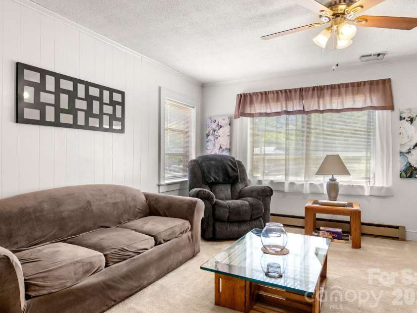 201 Peach Street, Shelby, NC 28150.  MLS# CAR4397946, YatesRealty ID 34640. 