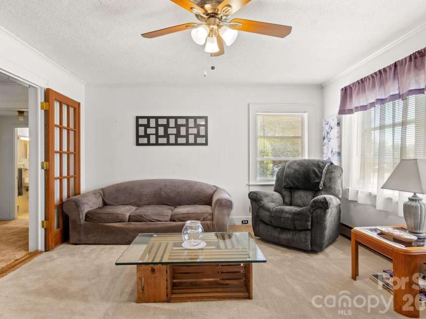 201 Peach Street, Shelby, NC 28150.  MLS# CAR4397946, YatesRealty ID 34640. 