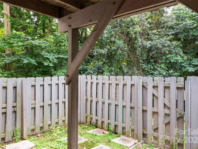 9614 Green Gable Court, Charlotte, NC 28270.  MLS# CAR4294341, YatesRealty ID 34640. 