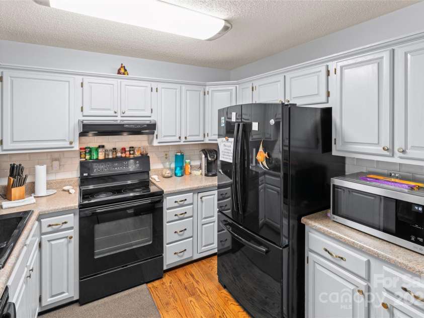 9614 Green Gable Court, Charlotte, NC 28270.  MLS# CAR4294341, YatesRealty ID 34640. 