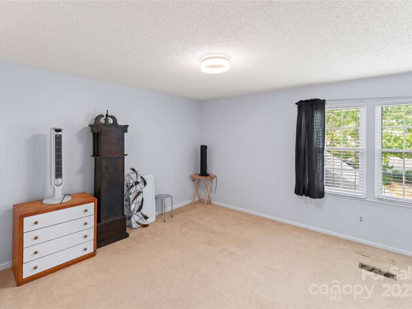 9614 Green Gable Court, Charlotte, NC 28270.  MLS# CAR4294341, YatesRealty ID 34640. 