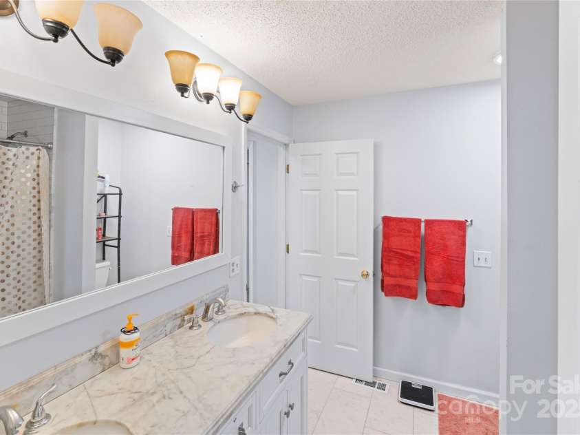 9614 Green Gable Court, Charlotte, NC 28270.  MLS# CAR4294341, YatesRealty ID 34640. 