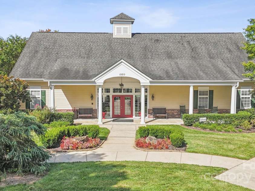 10011 Bishops Gate Boulevard, Pineville, NC 28134.  MLS# CAR4281980, YatesRealty ID 34641. Clubhouse