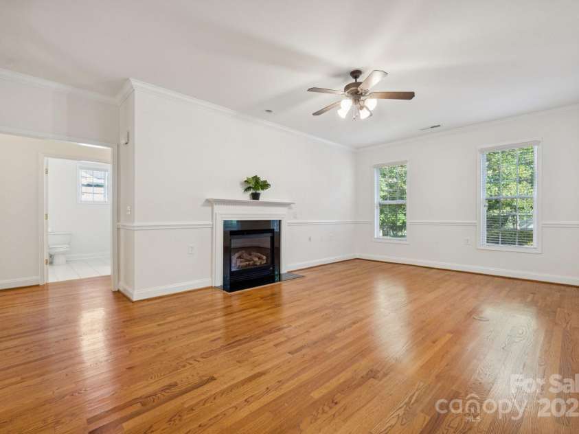 10011 Bishops Gate Boulevard, Pineville, NC 28134.  MLS# CAR4281980, YatesRealty ID 34641. Family Room