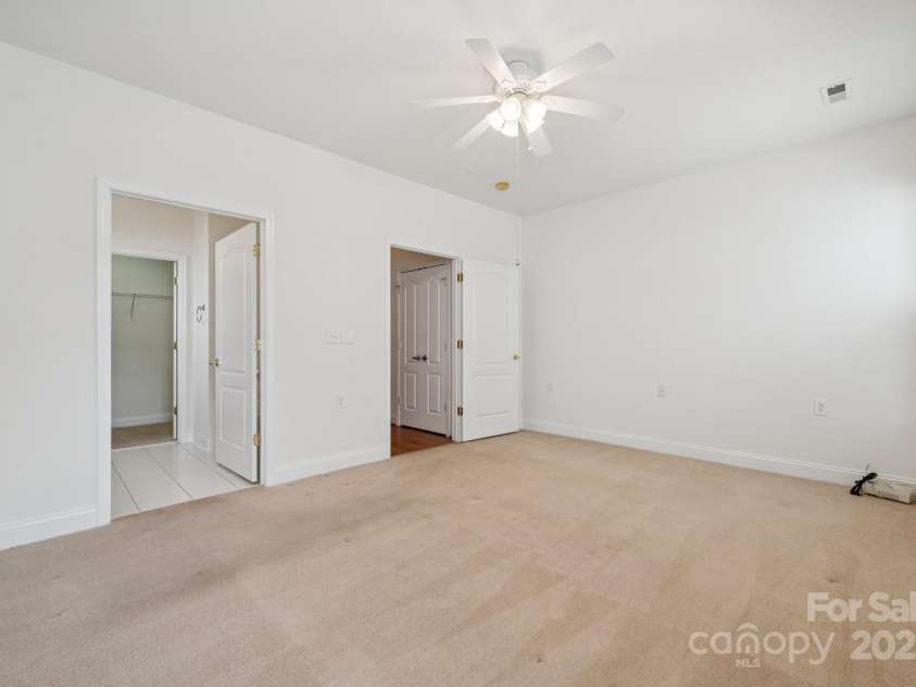 10011 Bishops Gate Boulevard, Pineville, NC 28134.  MLS# CAR4334475, YatesRealty ID 34641. Primary bedroom