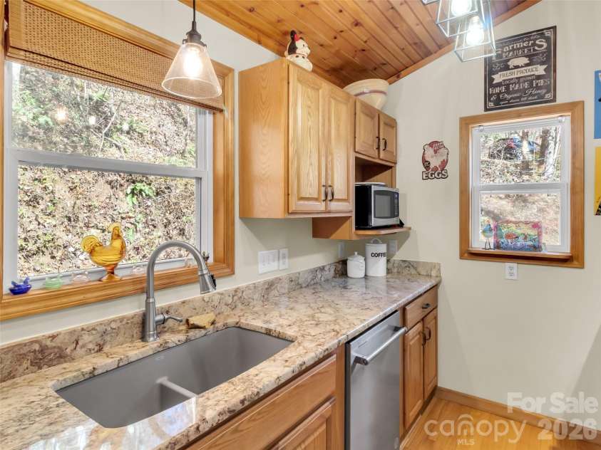 245 Greenview Drive, Maggie Valley, NC 28751.  MLS# CAR4397878, YatesRealty ID 34641. 