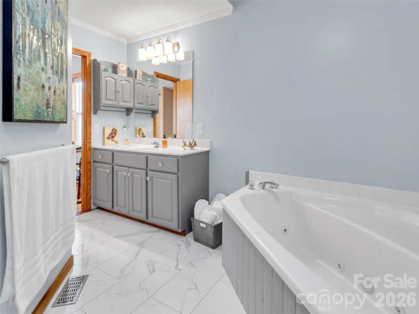 245 Greenview Drive, Maggie Valley, NC 28751.  MLS# CAR4397878, YatesRealty ID 34641. 