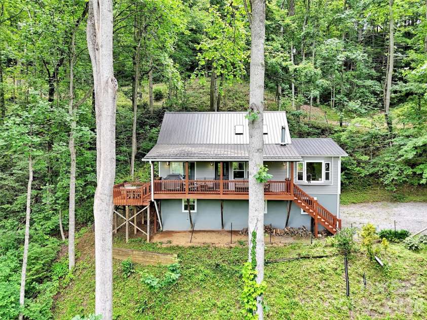 245 Greenview Drive, Maggie Valley, NC 28751.  MLS# CAR4397878, YatesRealty ID 34641. 