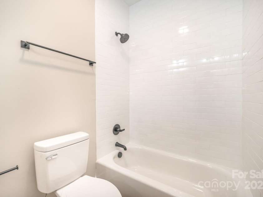 237 Hall Street, Salisbury, NC 28144.  MLS# CAR4296155, YatesRealty ID 34643. Primary Ensuite