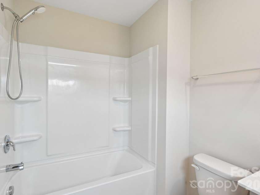 7674 Fenn Way, Fort Mill, SC 29707.  MLS# CAR4396473, YatesRealty ID 34643. 