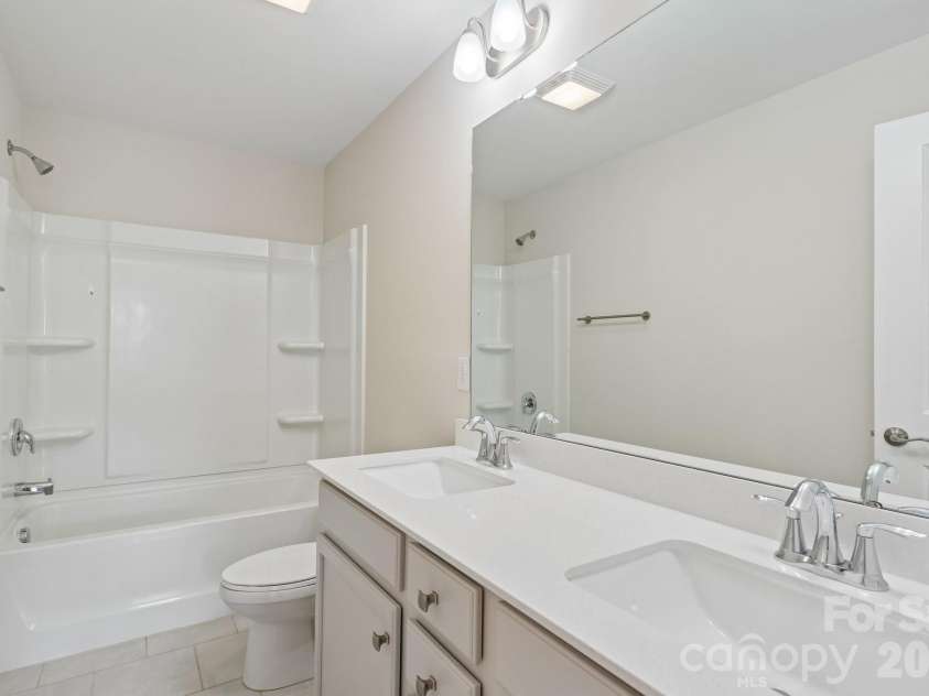 7674 Fenn Way, Fort Mill, SC 29707.  MLS# CAR4396473, YatesRealty ID 34643. 