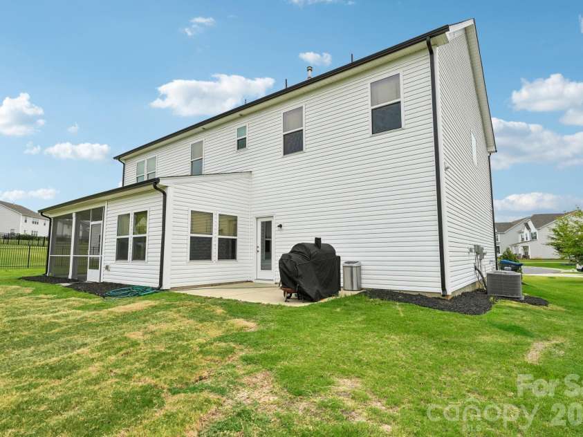 7674 Fenn Way, Fort Mill, SC 29707.  MLS# CAR4396473, YatesRealty ID 34643. 