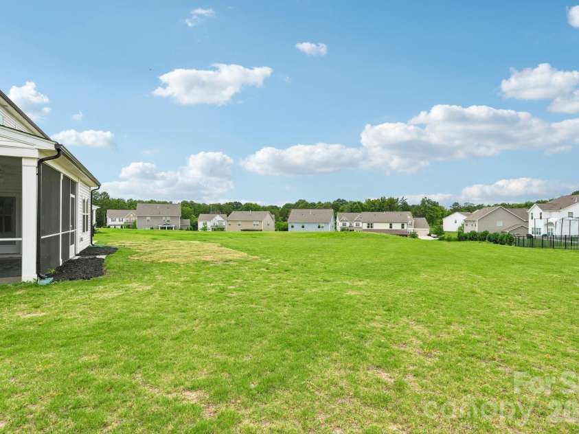 7674 Fenn Way, Fort Mill, SC 29707.  MLS# CAR4396473, YatesRealty ID 34643. 