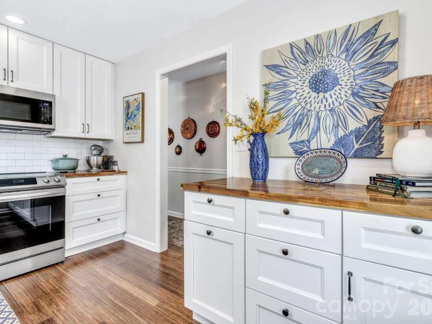 2601 Sagamore Lane, Asheville, NC 28806.  MLS# CAR4396066, YatesRealty ID 34644. 