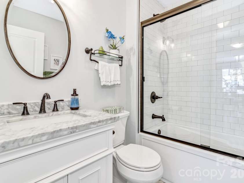 2601 Sagamore Lane, Asheville, NC 28806.  MLS# CAR4396066, YatesRealty ID 34644. Second bathroom suite