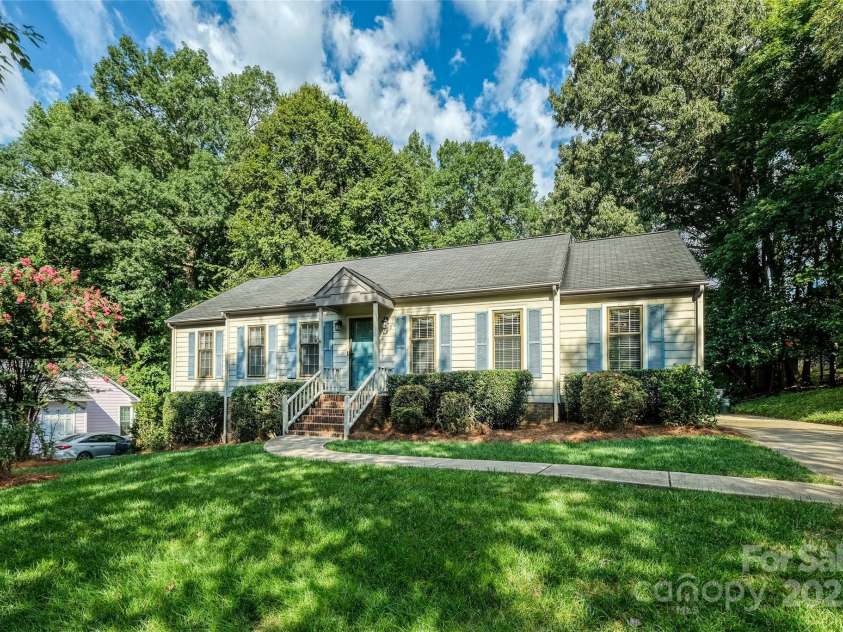 6010 Rexwood Place, Charlotte, NC 28210.  MLS# CAR4295540, YatesRealty ID 34644. 