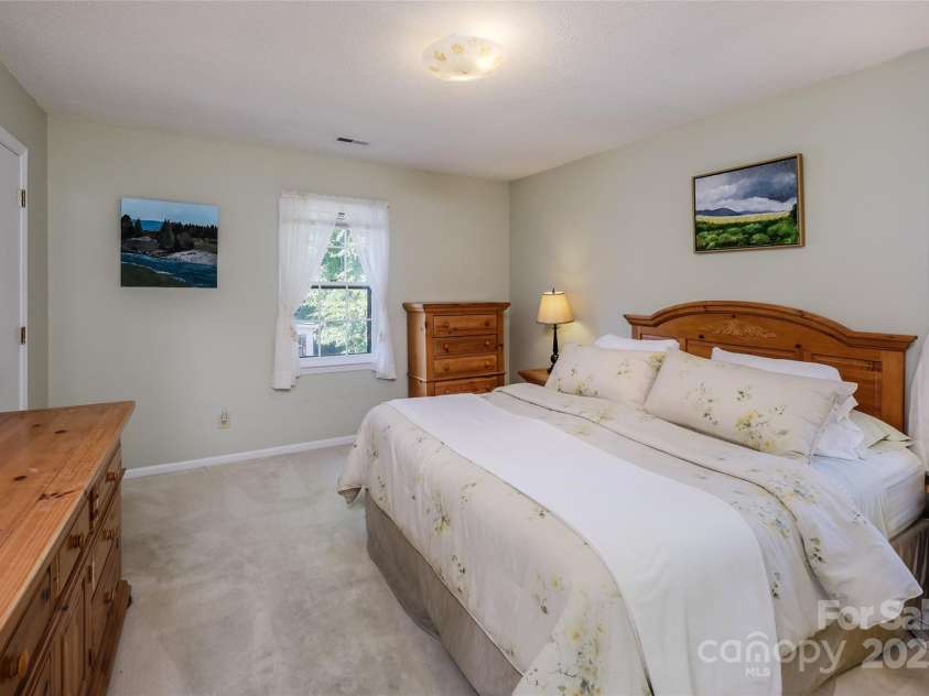 6010 Rexwood Place, Charlotte, NC 28210.  MLS# CAR4295540, YatesRealty ID 34644. 