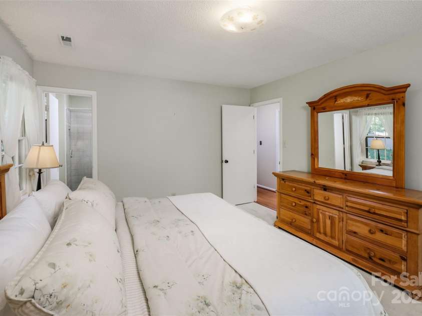 6010 Rexwood Place, Charlotte, NC 28210.  MLS# CAR4295540, YatesRealty ID 34644. 