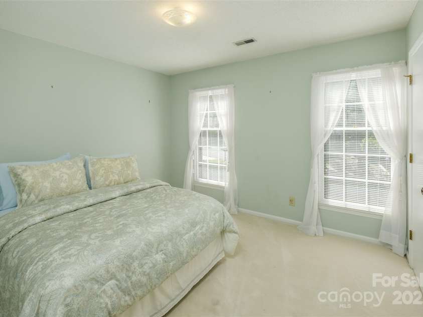 6010 Rexwood Place, Charlotte, NC 28210.  MLS# CAR4295540, YatesRealty ID 34644. 