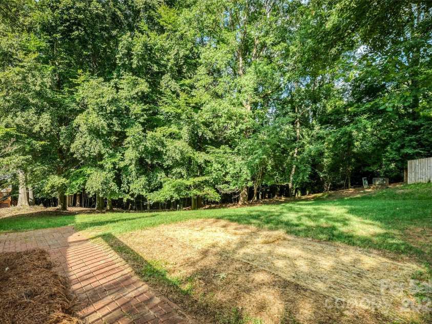 6010 Rexwood Place, Charlotte, NC 28210.  MLS# CAR4295540, YatesRealty ID 34644. 