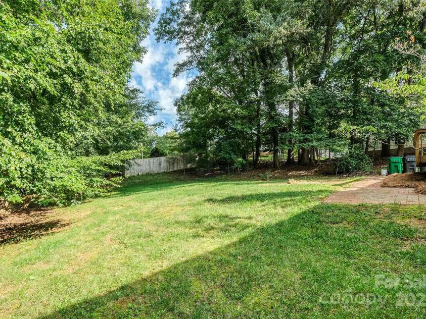 6010 Rexwood Place, Charlotte, NC 28210.  MLS# CAR4295540, YatesRealty ID 34644. 