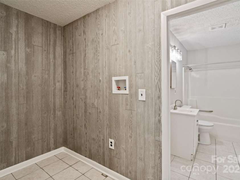 29 Seventh Street, York, SC 29745.  MLS# CAR4333315, YatesRealty ID 34645. 