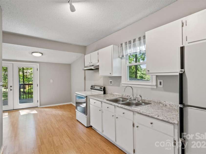 29 Seventh Street, York, SC 29745.  MLS# CAR4333315, YatesRealty ID 34645. 