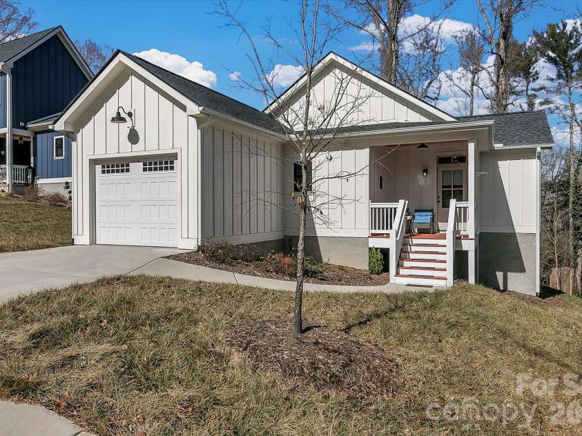 40 Rangeley Drive, Asheville, NC 28803.  MLS# CAR4393684, YatesRealty ID 34645. 
