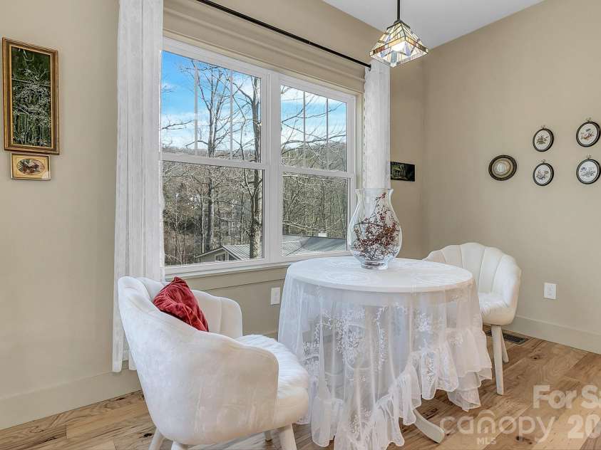 40 Rangeley Drive, Asheville, NC 28803.  MLS# CAR4393684, YatesRealty ID 34645. 