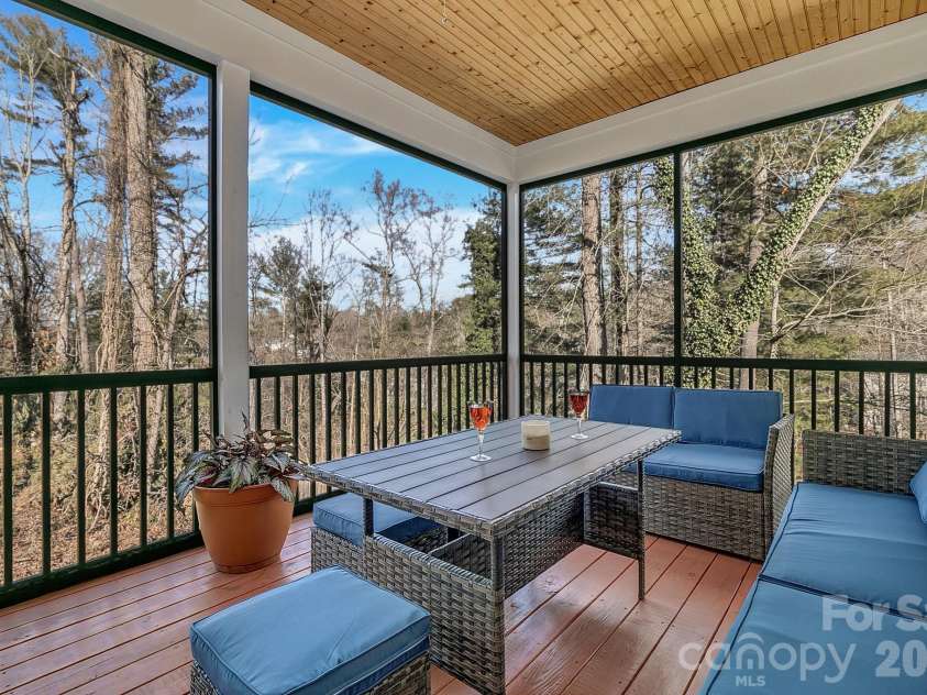 40 Rangeley Drive, Asheville, NC 28803.  MLS# CAR4393684, YatesRealty ID 34645. 