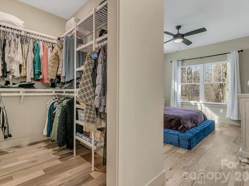 40 Rangeley Drive, Asheville, NC 28803.  MLS# CAR4393684, YatesRealty ID 34645. 