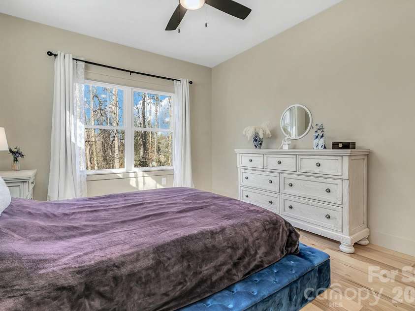 40 Rangeley Drive, Asheville, NC 28803.  MLS# CAR4393684, YatesRealty ID 34645. 