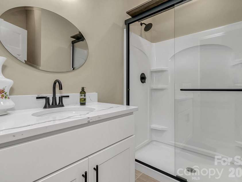40 Rangeley Drive, Asheville, NC 28803.  MLS# CAR4393684, YatesRealty ID 34645. 