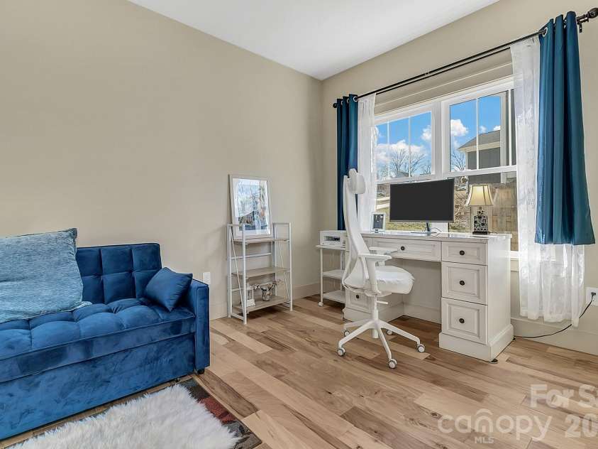 40 Rangeley Drive, Asheville, NC 28803.  MLS# CAR4393684, YatesRealty ID 34645. 