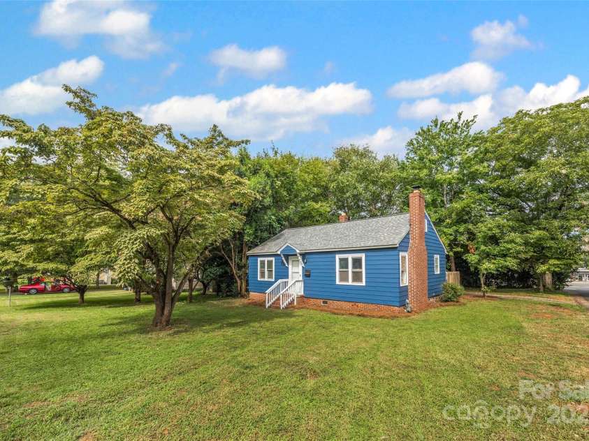 1321 Eisenhower Road, Rock Hill, SC 29730.  MLS# CAR4295386, YatesRealty ID 34646. Front-Yard