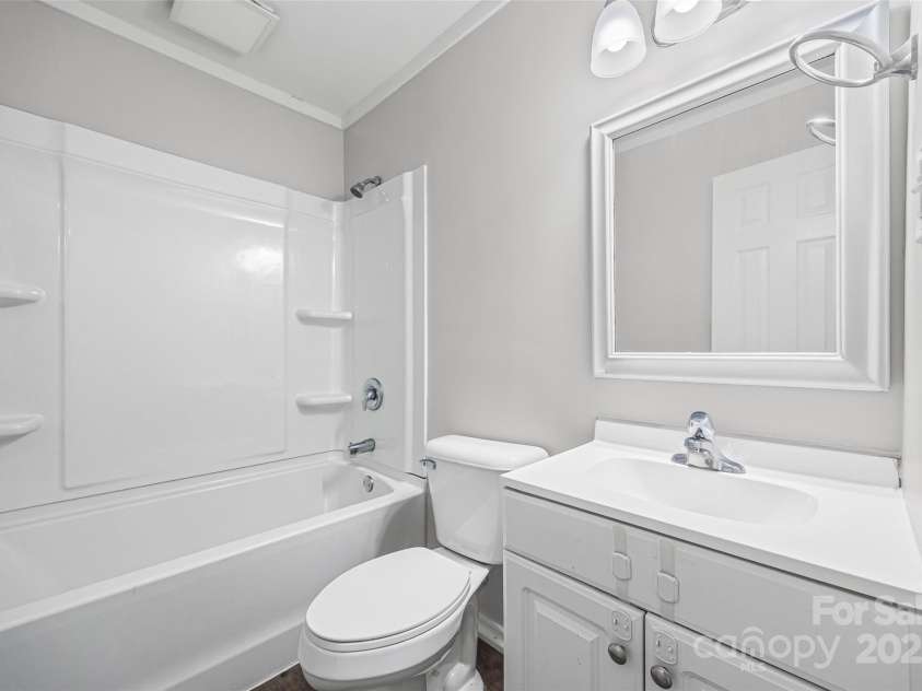 1321 Eisenhower Road, Rock Hill, SC 29730.  MLS# CAR4295386, YatesRealty ID 34646. Full-Bathroom