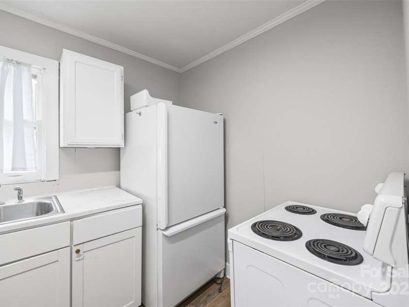 1321 Eisenhower Road, Rock Hill, SC 29730.  MLS# CAR4295386, YatesRealty ID 34646. Kitchen