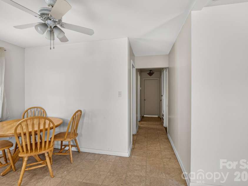 3515 Shamrock Drive, Charlotte, NC 28215.  MLS# CAR4367453, YatesRealty ID 34646. 