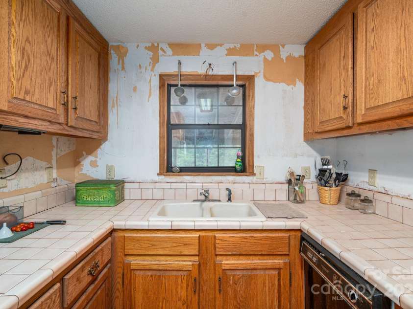 3323 Sadler Road, Alexis, NC 28006.  MLS# CAR4294283, YatesRealty ID 34647. 