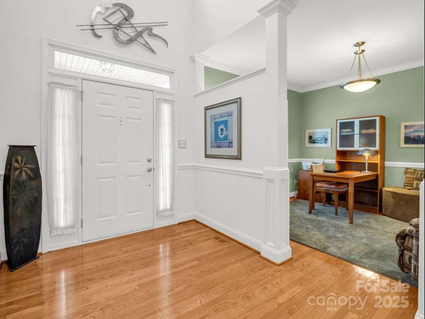 2137 6th Street, Hickory, NC 28601.  MLS# CAR4292095, YatesRealty ID 34648. 