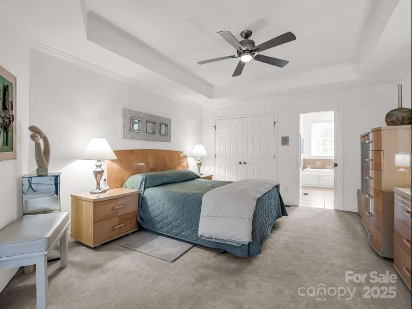 2137 6th Street, Hickory, NC 28601.  MLS# CAR4292095, YatesRealty ID 34648. 