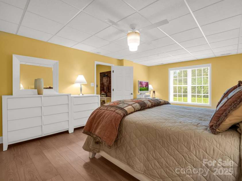 2137 6th Street, Hickory, NC 28601.  MLS# CAR4292095, YatesRealty ID 34648. 