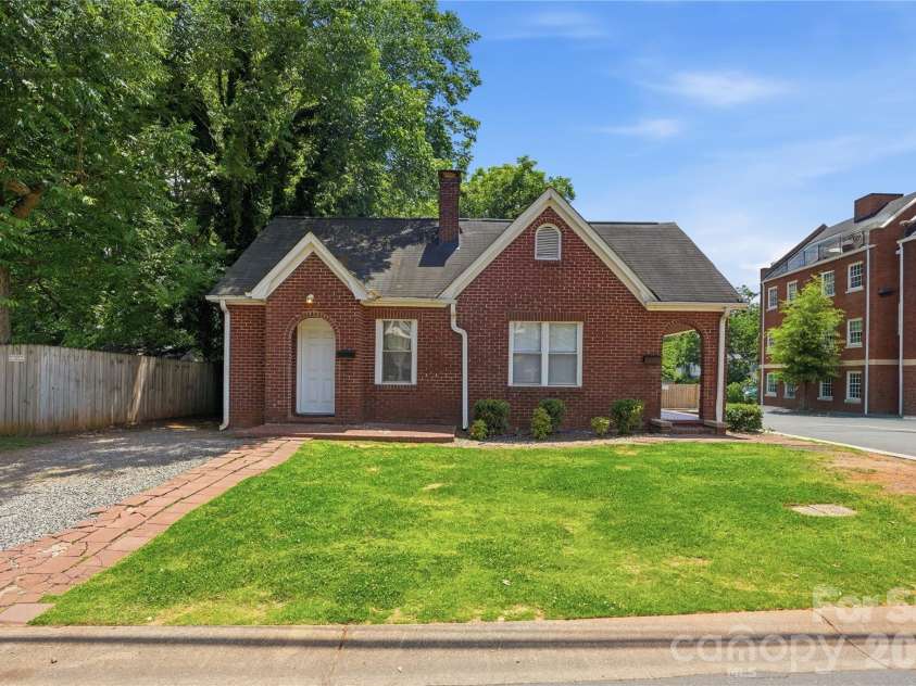 1411/1413 4th Street, Charlotte, NC 28208.  MLS# CAR4394639, YatesRealty ID 34649. 