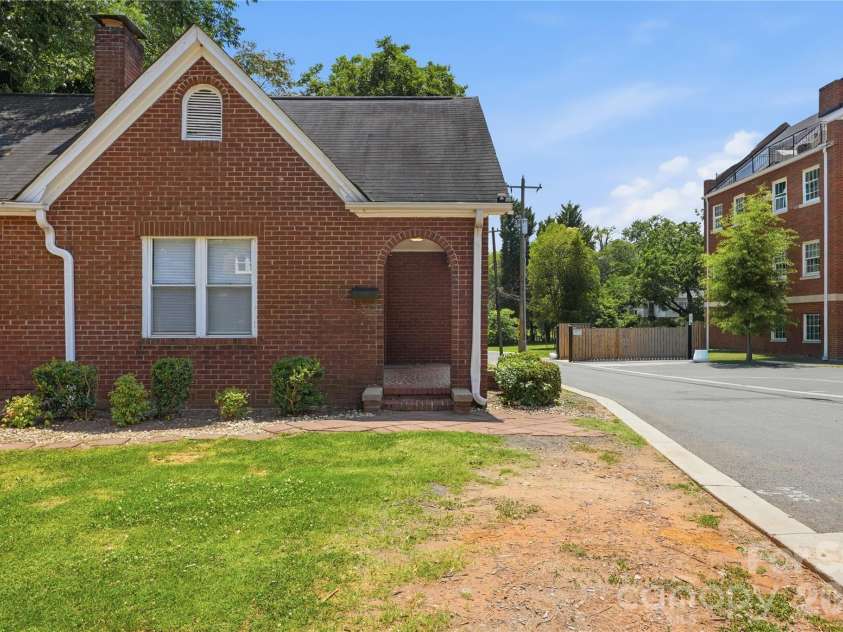 1411/1413 4th Street, Charlotte, NC 28208.  MLS# CAR4394639, YatesRealty ID 34649. 