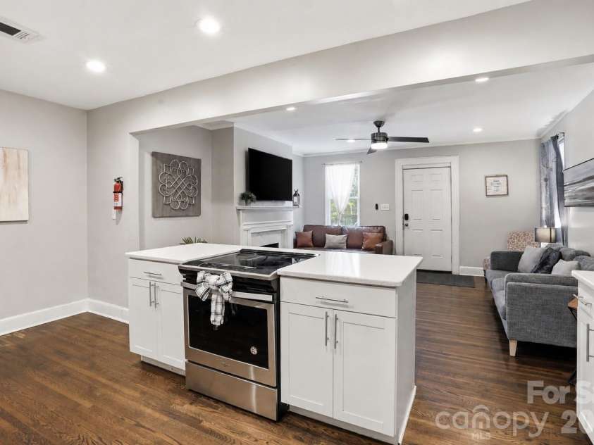 1411/1413 4th Street, Charlotte, NC 28208.  MLS# CAR4394639, YatesRealty ID 34649. 