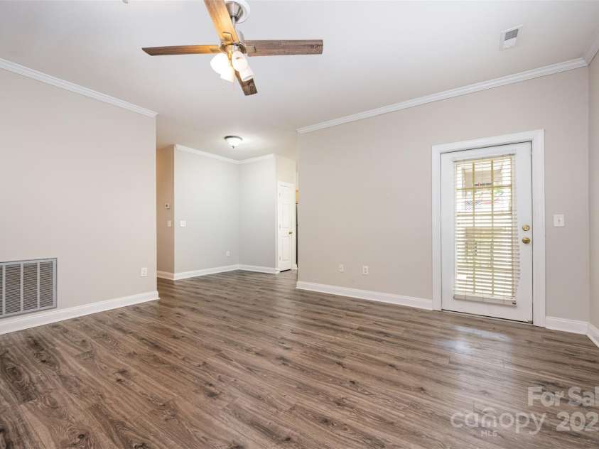 21252 Hickory Street, Cornelius, NC 28031.  MLS# CAR4293001, YatesRealty ID 34649. 