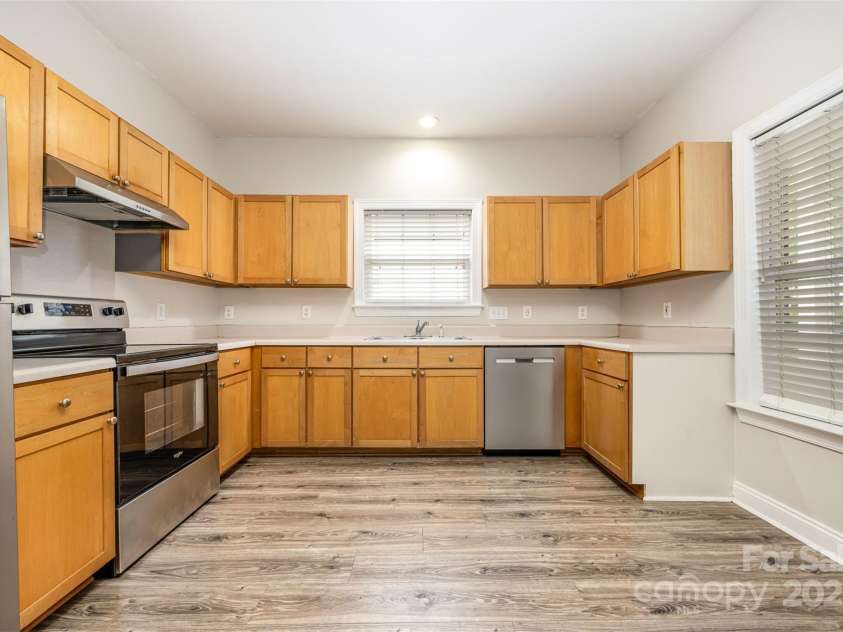 21252 Hickory Street, Cornelius, NC 28031.  MLS# CAR4293001, YatesRealty ID 34649. 