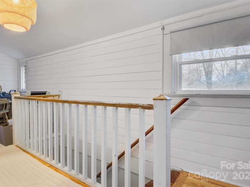 514 3rd Avenue Drive, Hickory, NC 28602.  MLS# CAR4232676, YatesRealty ID 3465. 