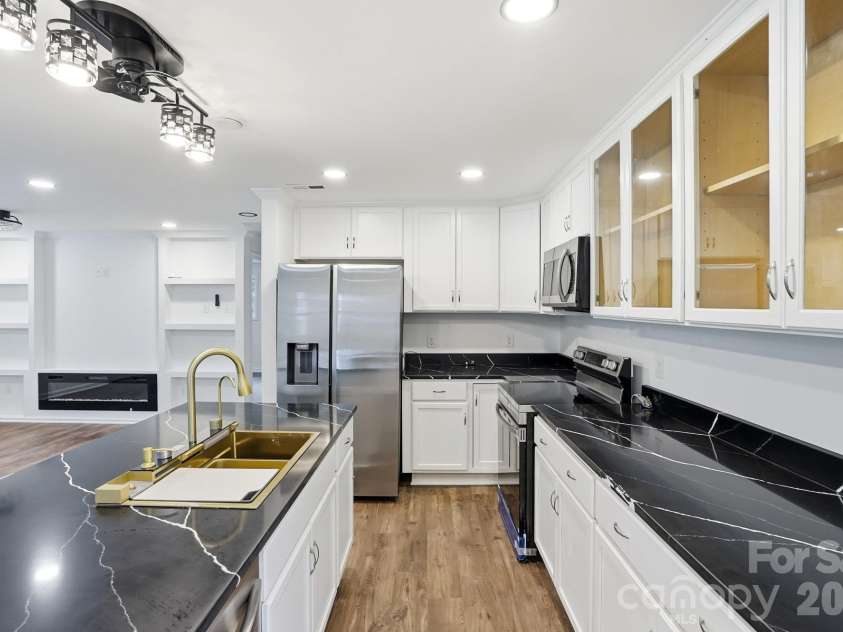 704 Border Street, Dallas, NC 28034.  MLS# CAR4342695, YatesRealty ID 3465. 